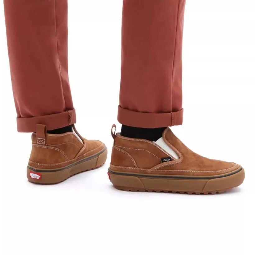 Vans mid slip on mte top