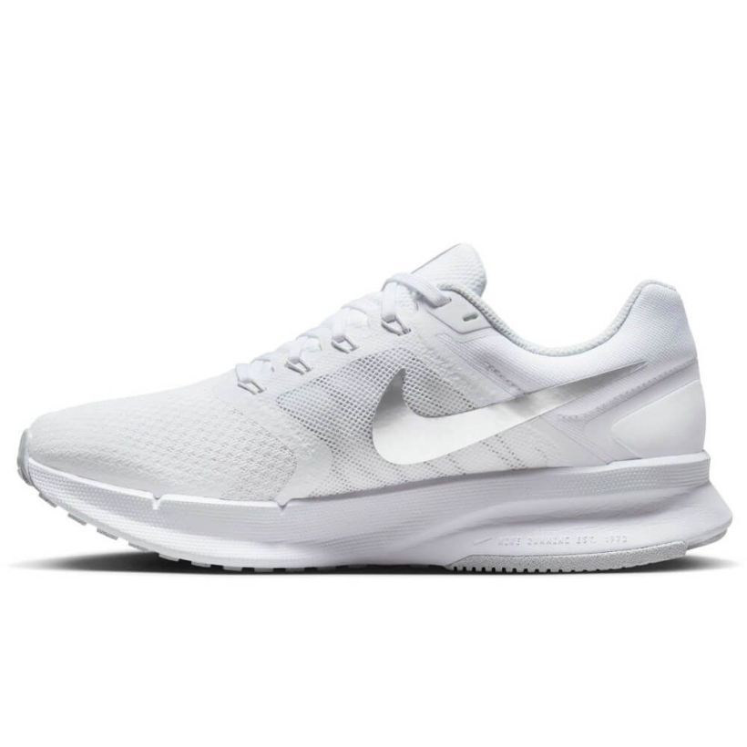 Nike run swift trainers hotsell ladies